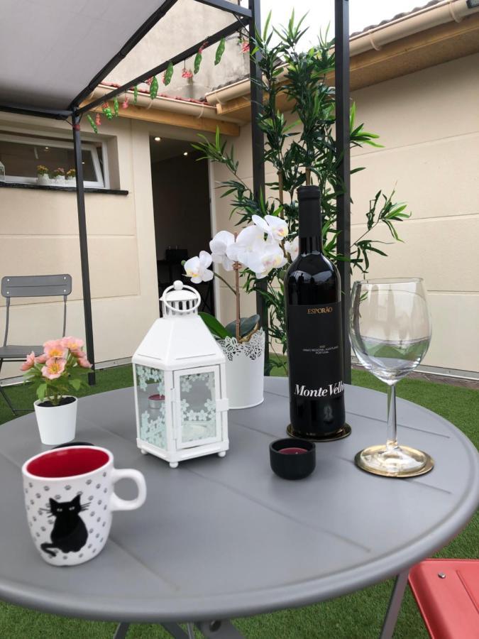 Paris-Eiffel, Bienvenue -Terrasse -Netflix Apartment Pantin Exterior foto